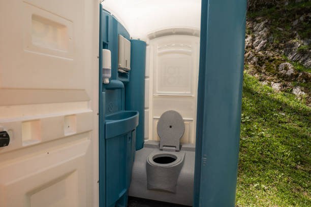 Best Luxury portable toilet rental  in Colonial Pine Hills, SD